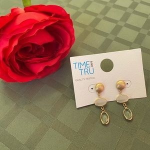 NWT Time and Tru Drop Earrings